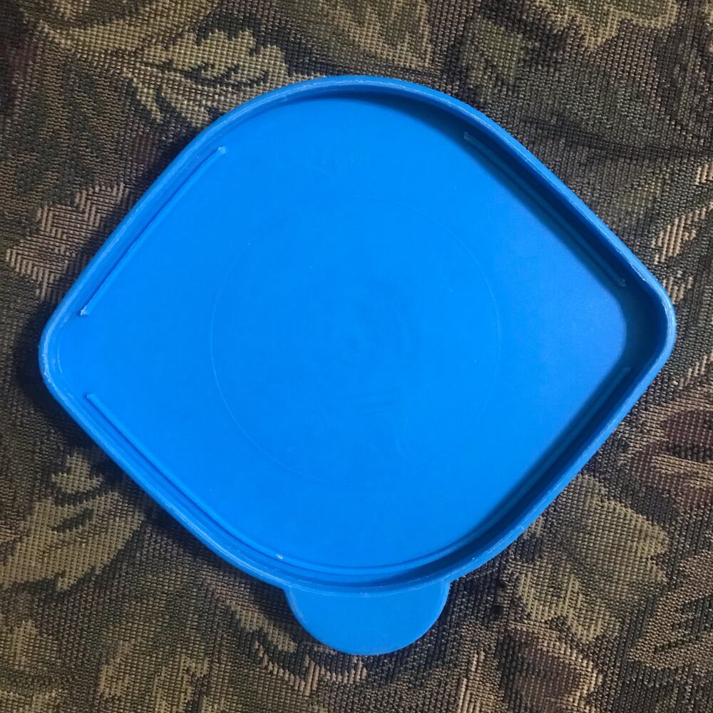 Tupperware Fresh N Cool Blue Seal